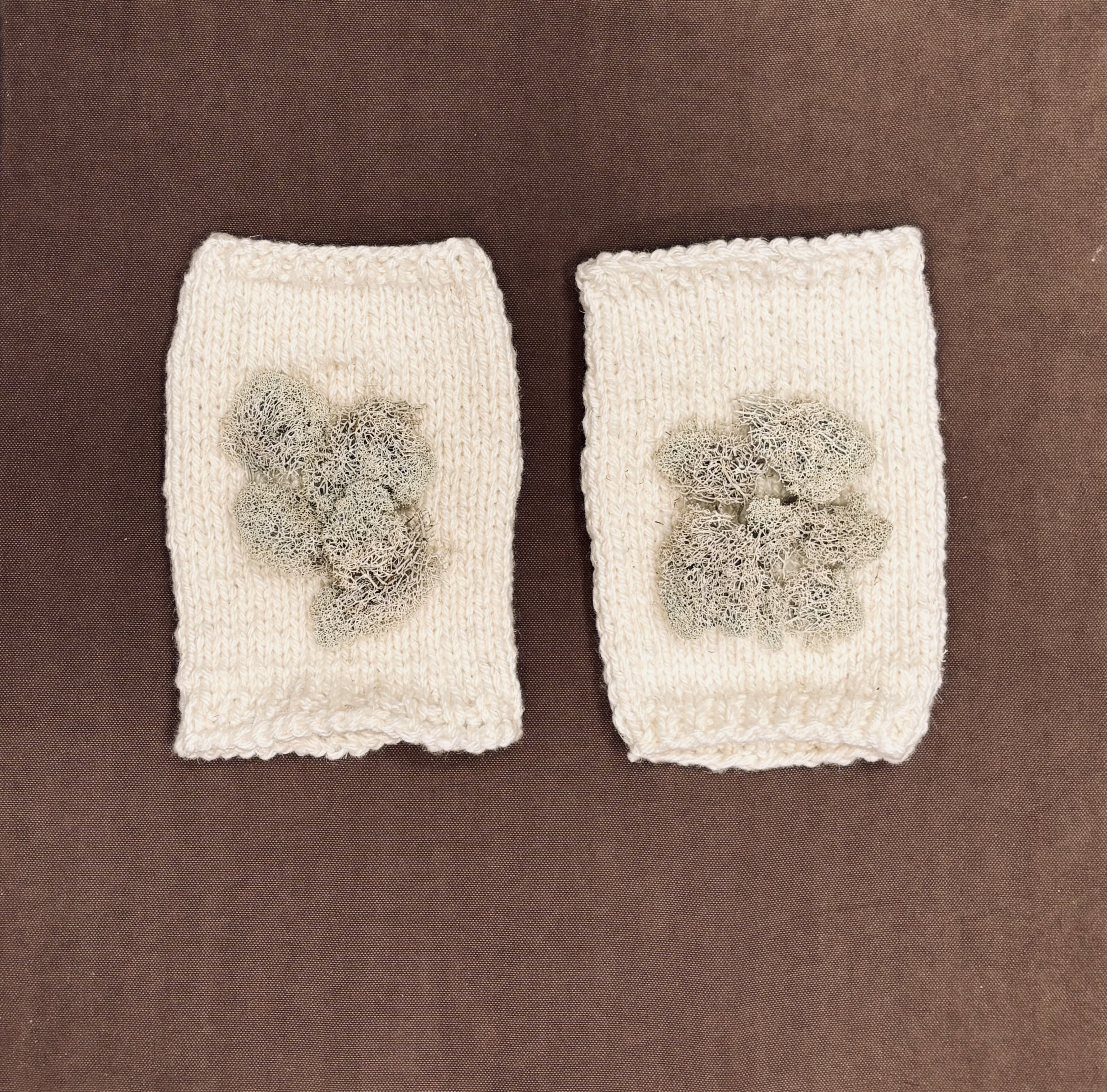 Наколенники, полоскать бельё на роднике у Колвы